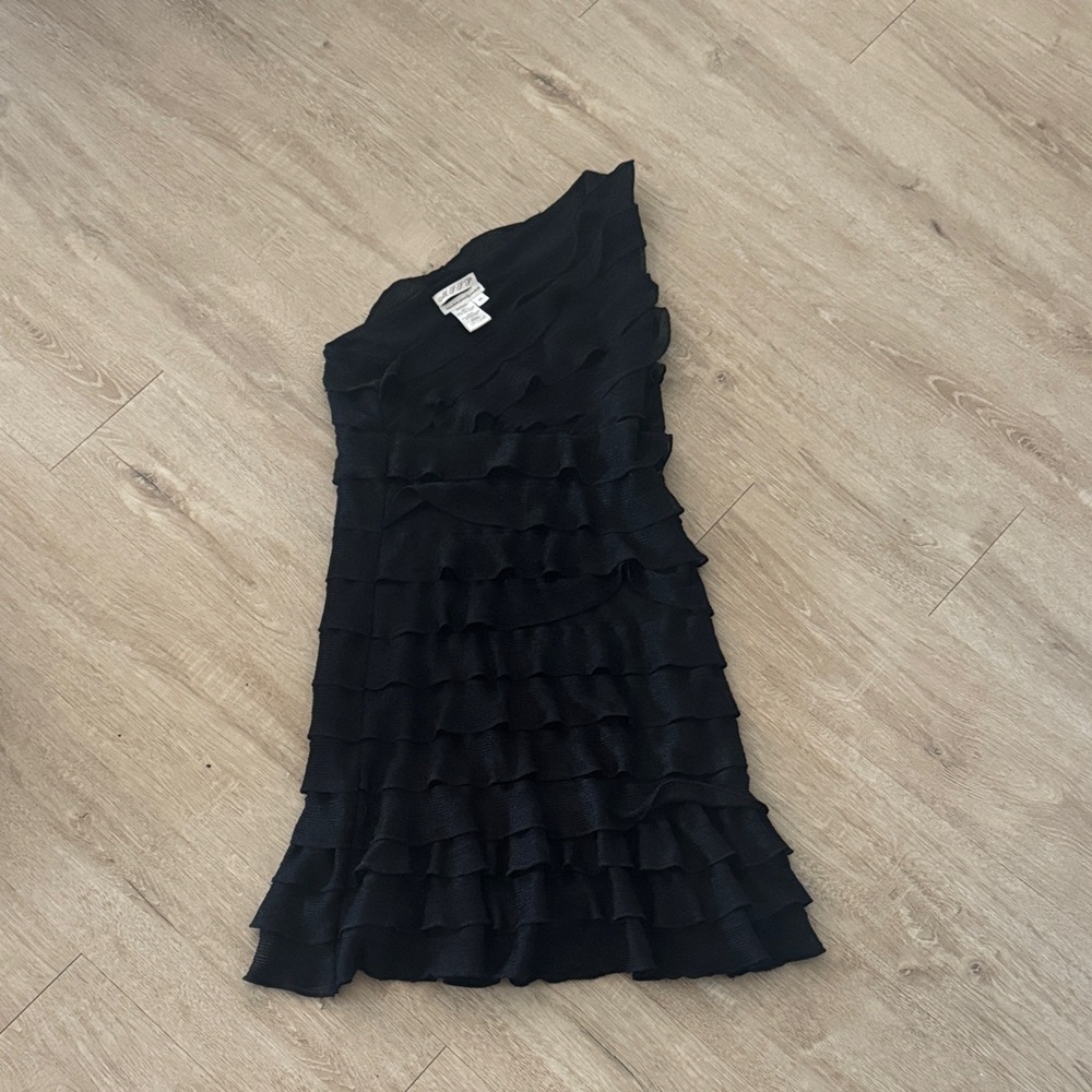 Elegant Black Ruffled One-Shoulder Dress